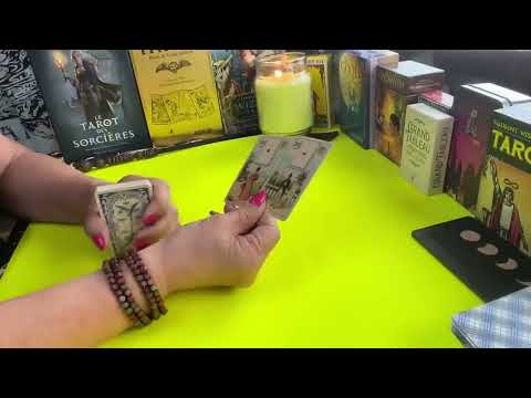 ESCORPIO! Mensajes!!! Hoy dia siente que eres su todo en su triste vida! Su amor por ti es real!