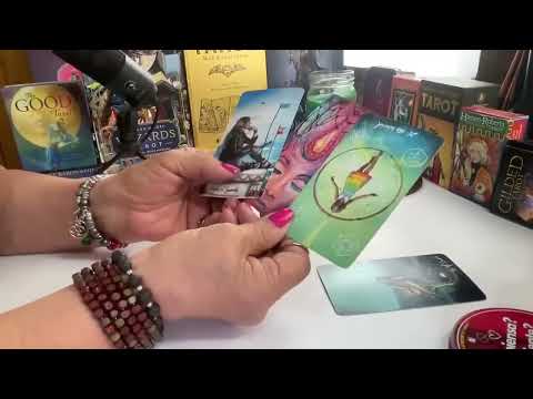 GÉMINIS!   Está con alguien sintiéndose mal! Te compara y concluye que nadie como tu!