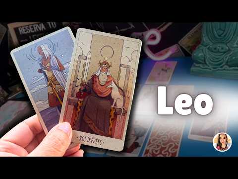 LEO 🩵 NO TE HA OLVIDADO… SÓLO FINGE ESTABILIDAD PARA QUE NO VEAS LO QUE SIENTE | TAROT LEO HOY