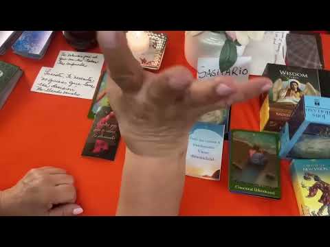 *SAGITARIO♐️ Insiste pero te ve inalcanzable y no sabe que hacer para que vuelvas! En Caos TOTAL!